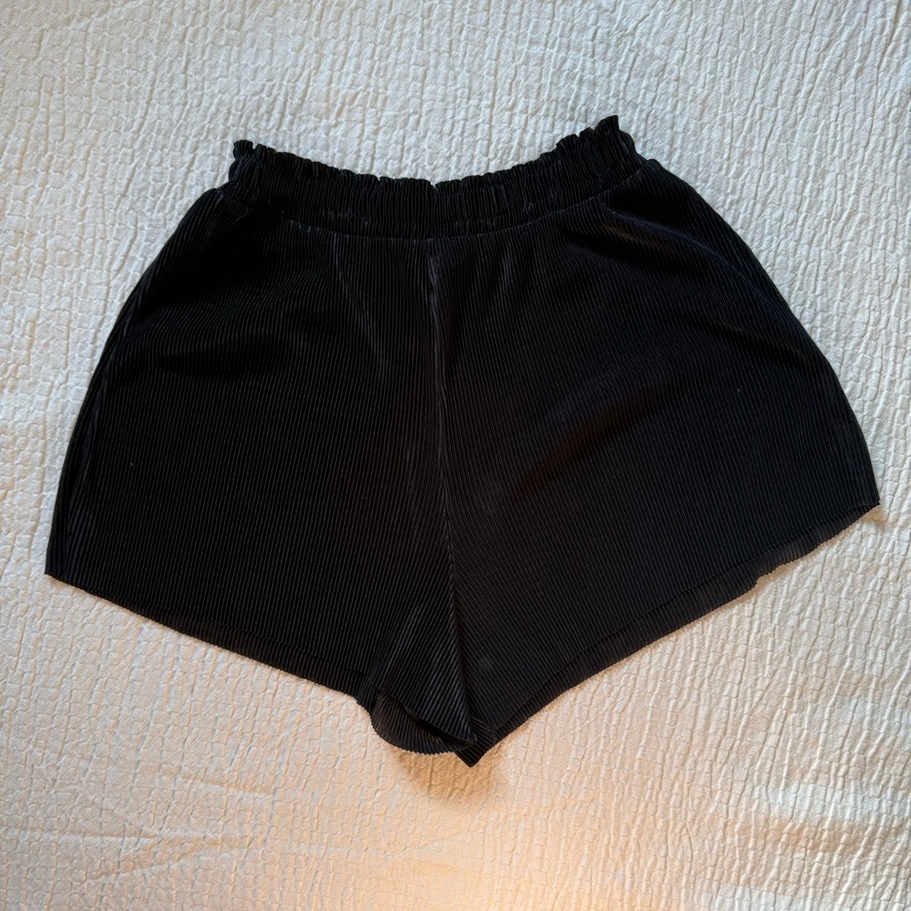 Zara Black Pleated High Waist Women's Shorts
